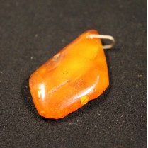 Vintage amber pendant 5.8 gr